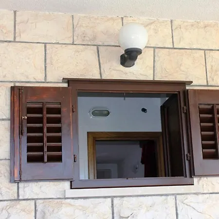 Neda Povlja Povlja (Brac)